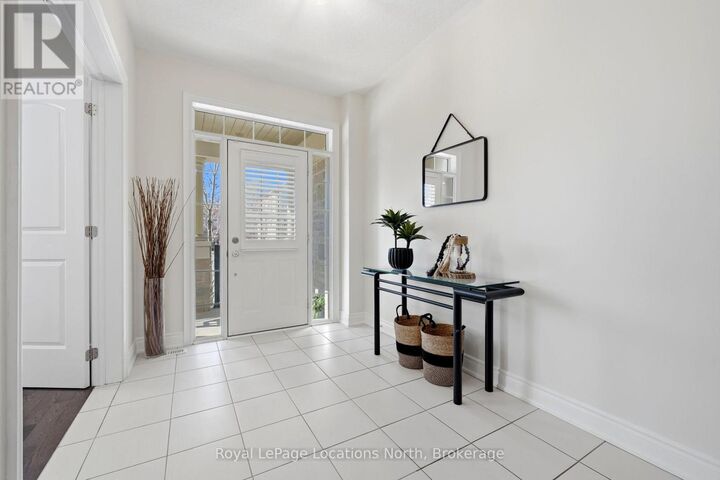 Property Photo:  118 Puccini Drive  ON L4E 0W3 