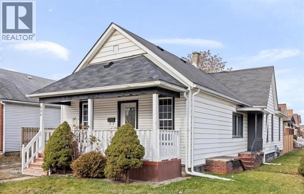 Property Photo:  894 University Avenue  ON N9A 2Z9 