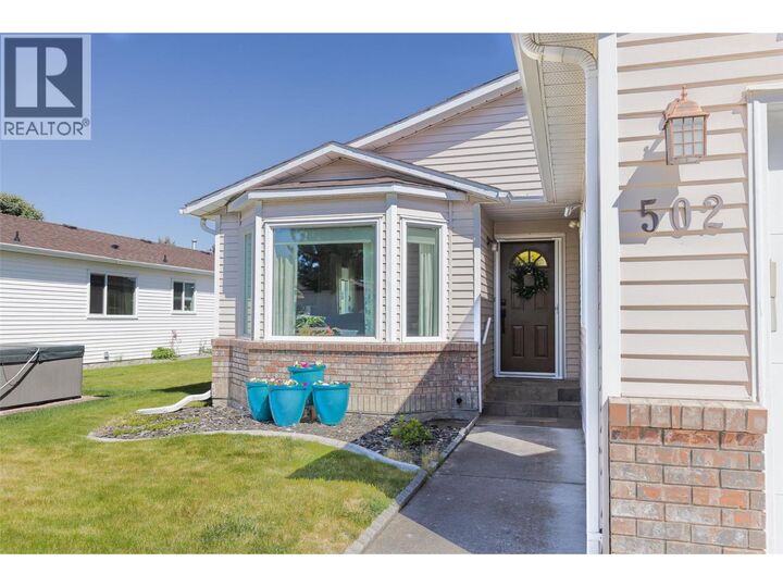 Property Photo:  1255 Raymer Avenue 502  BC V1W 3S3 