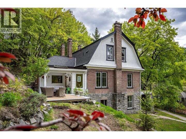 519 Cedar Street — photo 1