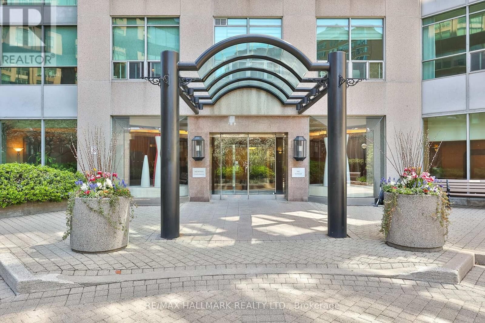 Property Photo:  942 Yonge Street 506  ON M4W 3S8 