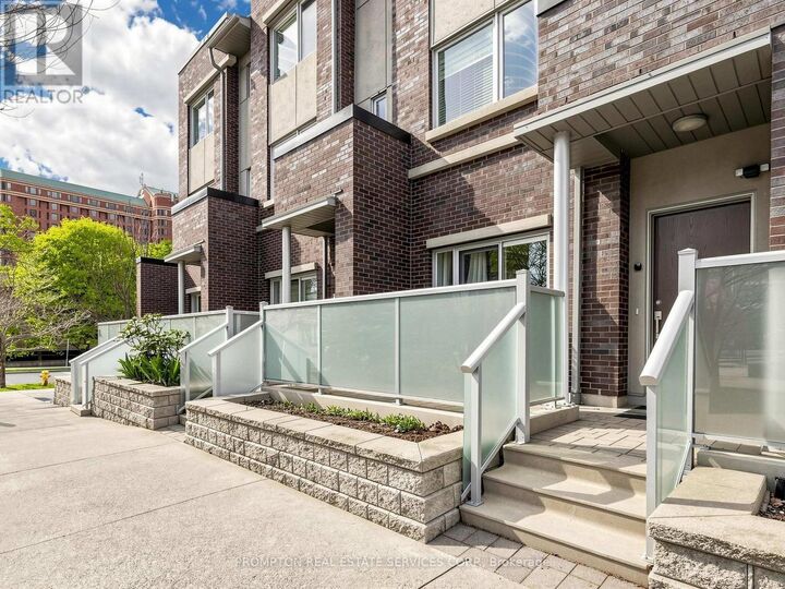 Property Photo:  330 Village Green Square 3  ON M1S 0L1 