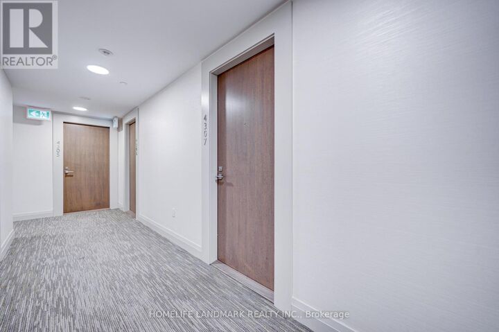 Property Photo:  251 Jarvis Street 4307  ON M5B 0C3 
