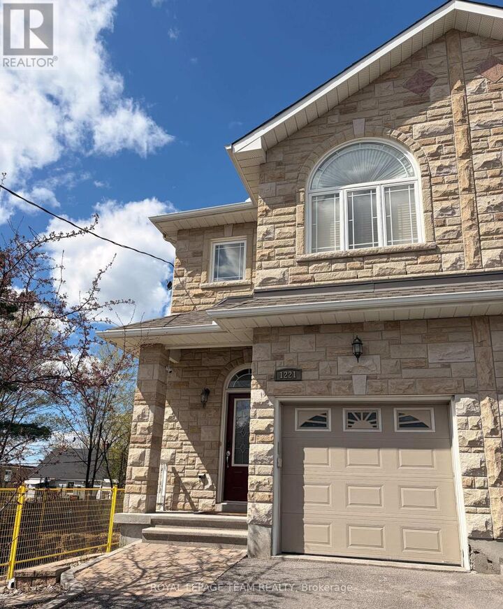 Property Photo:  1221 Anoka Street  ON K1V 6C5 