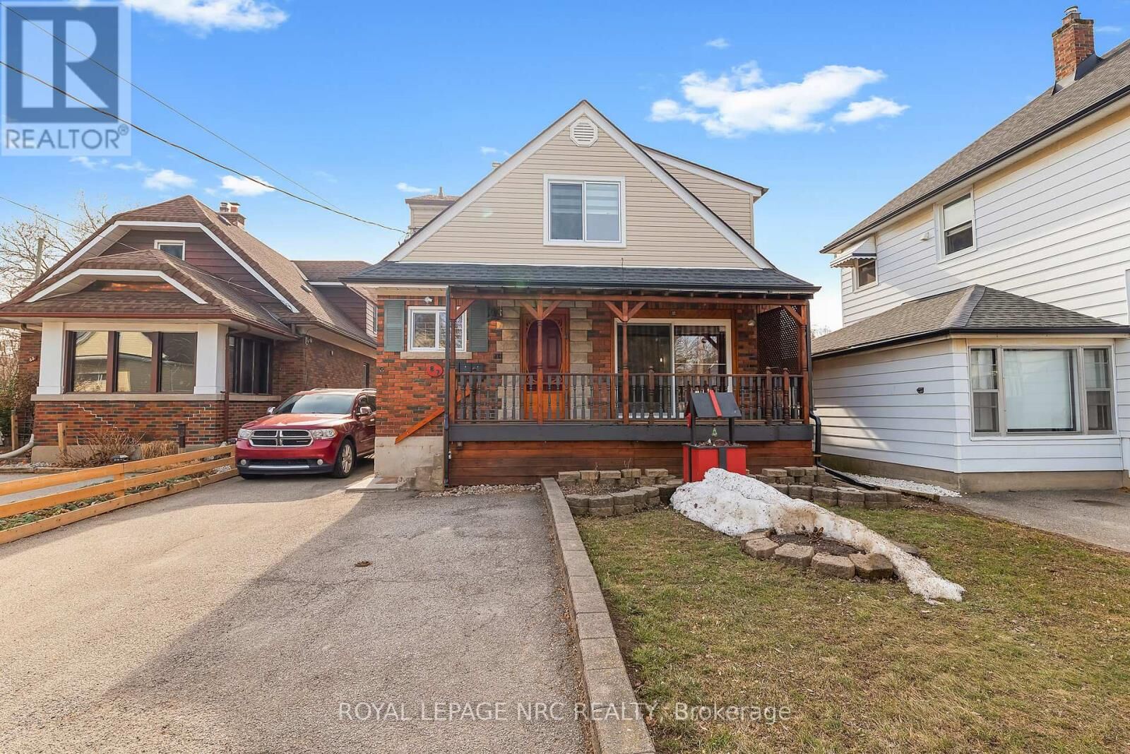 Property Photo:  87 York Street  ON L2R 6E1 