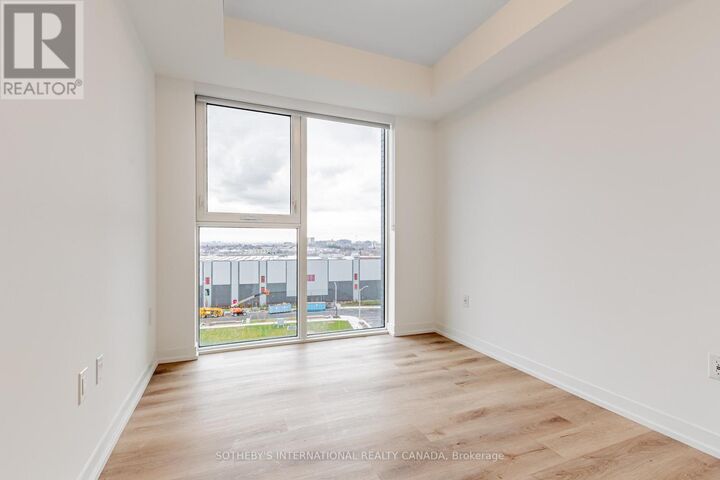 Property Photo:  5 York Garden Way 608  ON M6A 2V1 