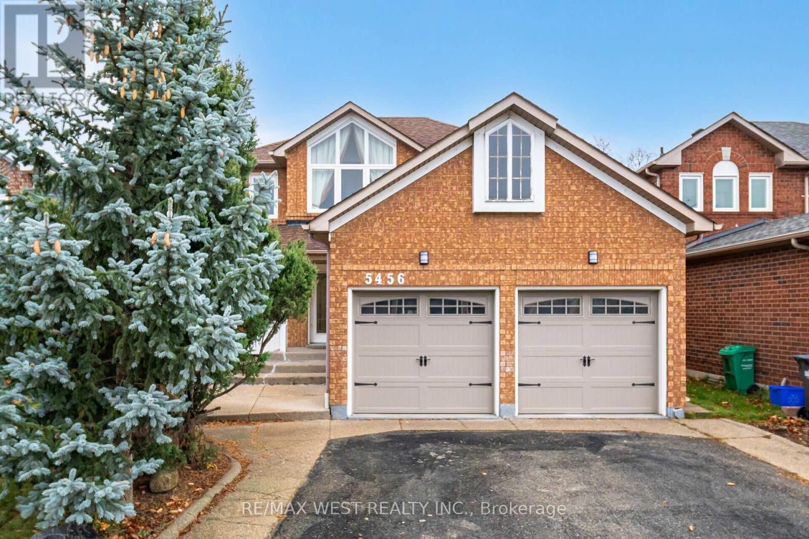Property Photo:  5456 Whitehorn Avenue Main  ON L5V 1V5 