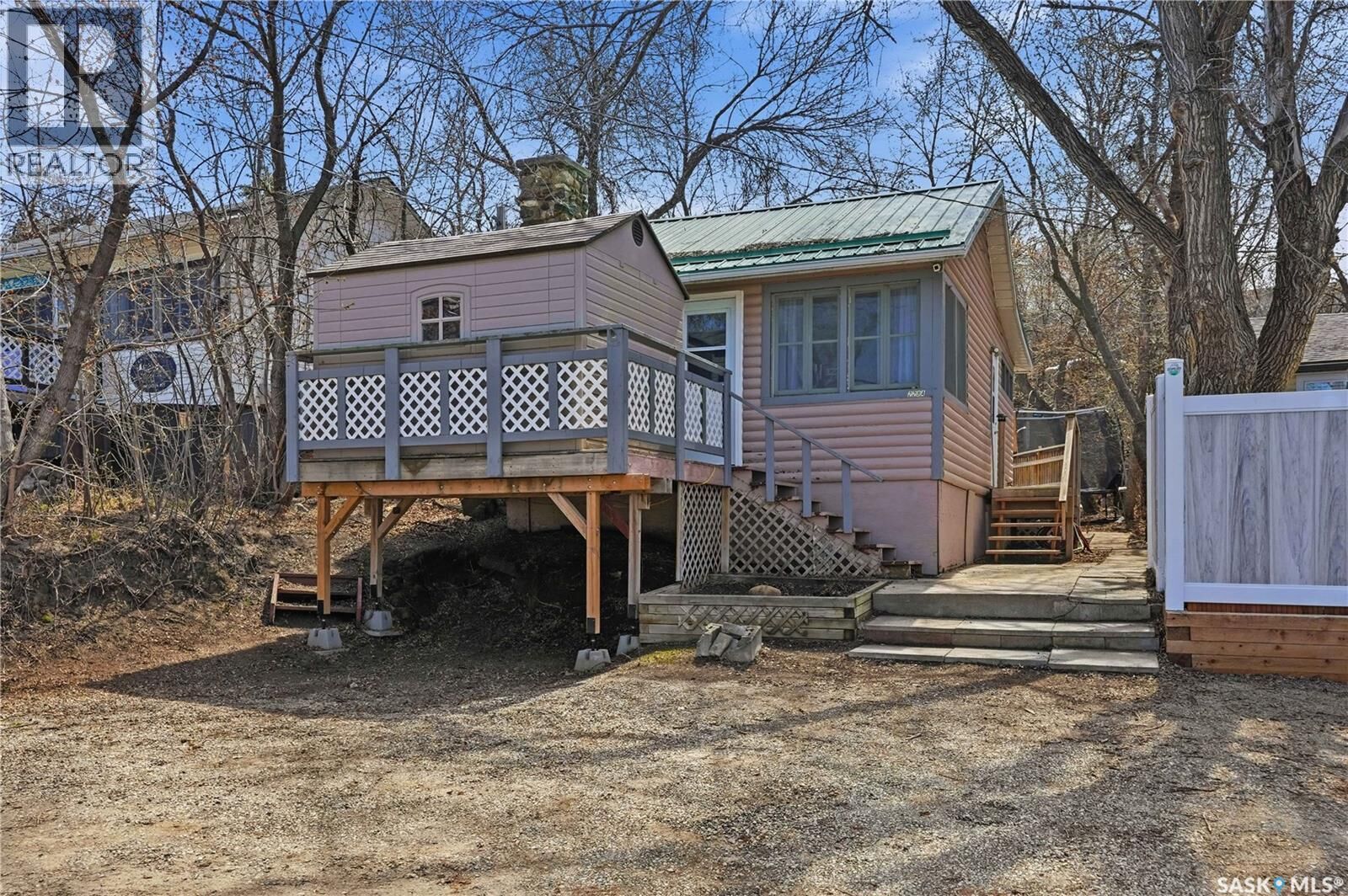 Property Photo:  228A Green Avenue  SK S0G 4C0 