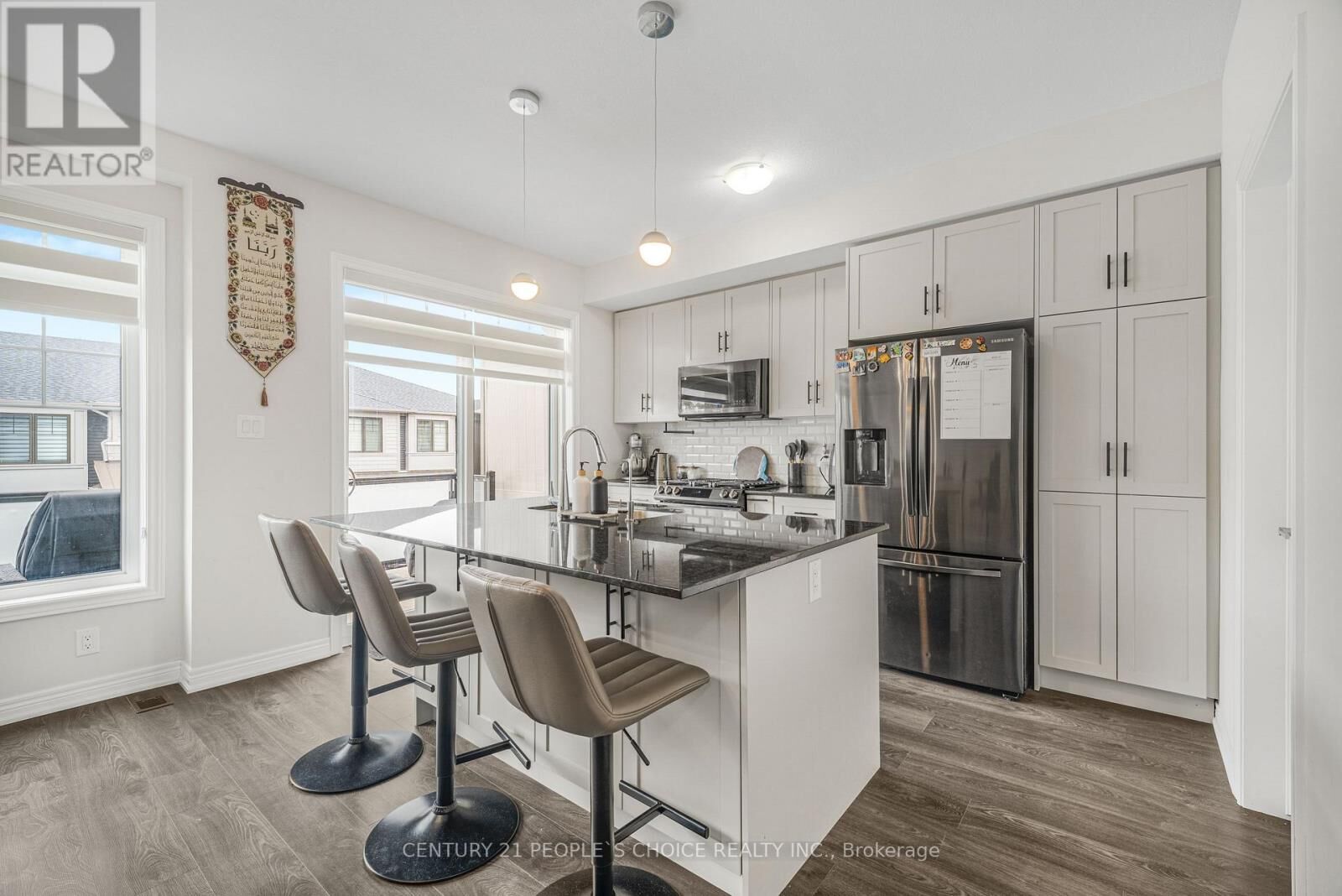 Property Photo:  10 Birmingham Drive 25  ON N1R 0C5 