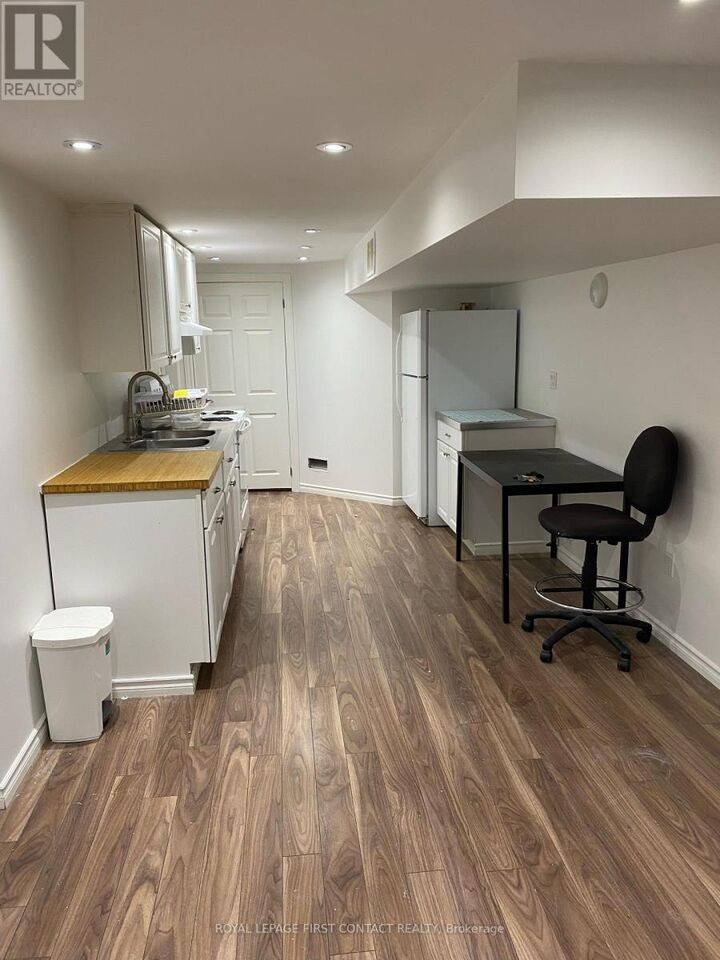 Property Photo:  560 Heman Street  ON L3Y 2Z3 