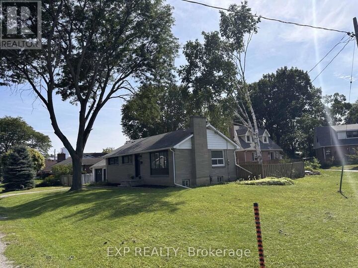 Property Photo:  6 Woodland Acres West  ON K8N 4K1 