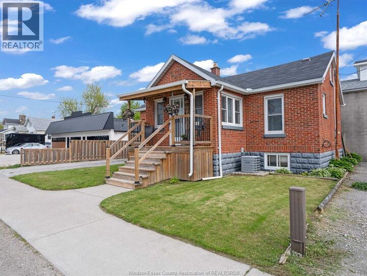 Property Photo:  32 Centre Street West  ON N0R 1G0 
