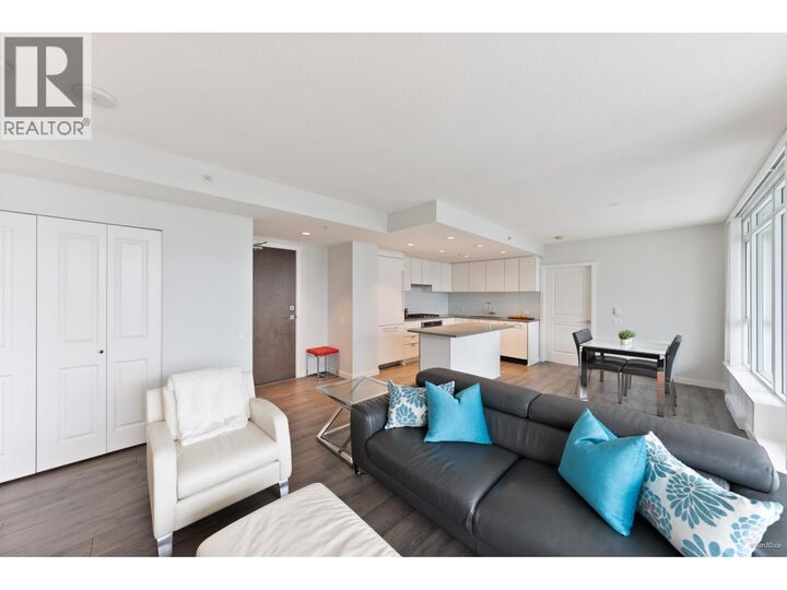 Property Photo:  2388 Madison Avenue 3207  BC V5C 0K8 