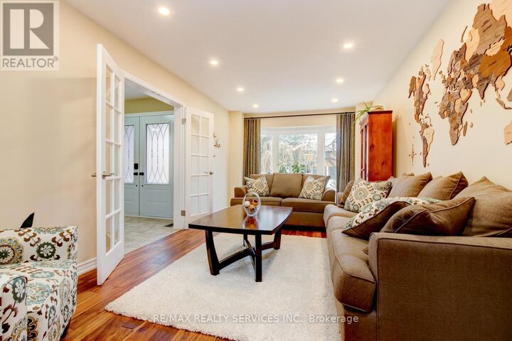 Property Photo:  28 Chickadee Crescent  ON L6Z 3L2 