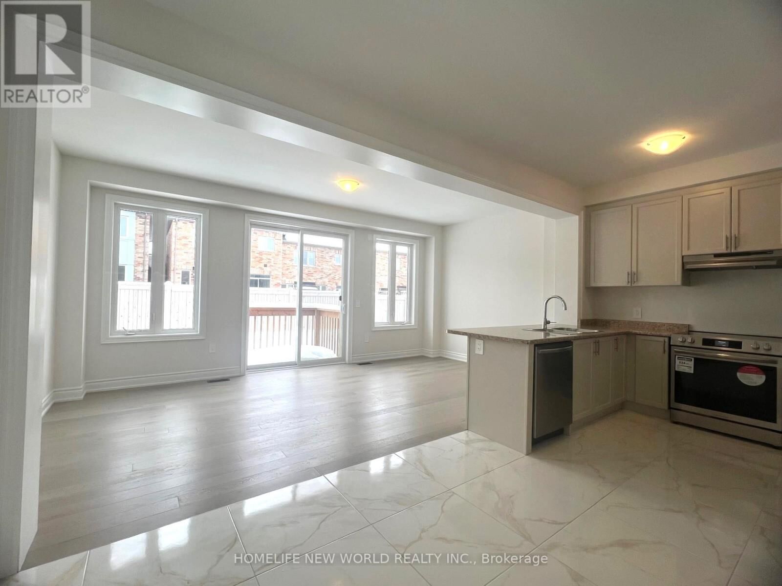 Property Photo:  105 Kenneth Rogers Crescent  ON L9N 1S5 
