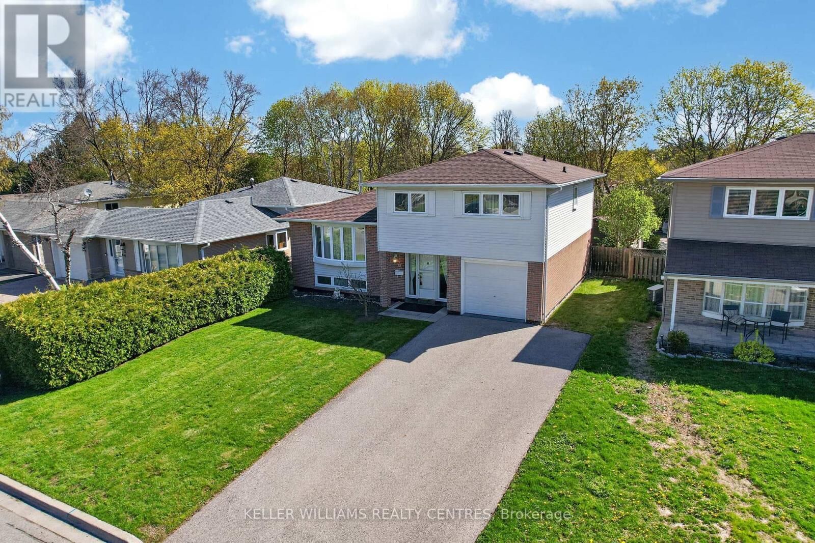 Property Photo:  13 Laurentide Avenue  ON L4G 3B3 