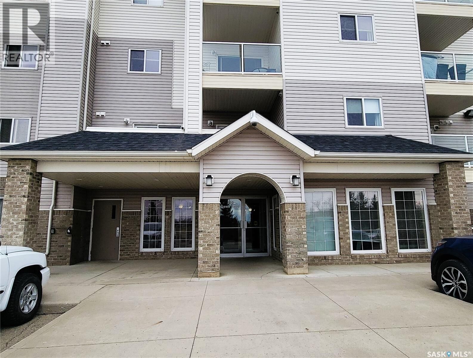 Property Photo:  204 303 Lowe Road  SK S7S 1P2 