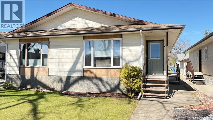 Property Photo:  213 Maple Street  SK S0N 1N0 