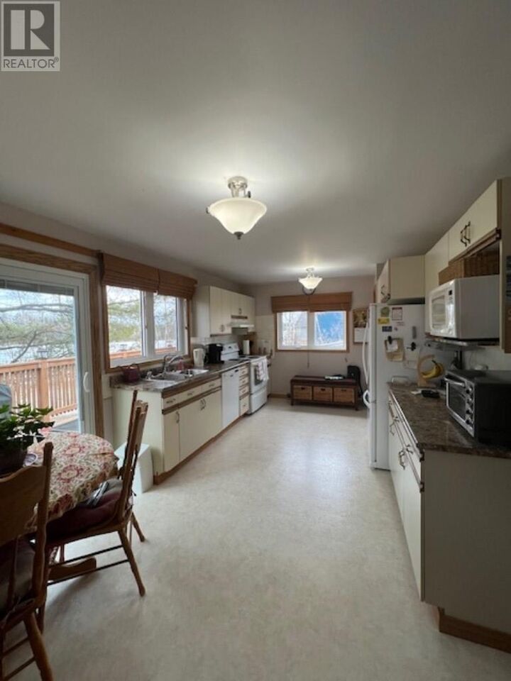 Property Photo:  1 Fifth Avenue South  ON P8T 1E5 