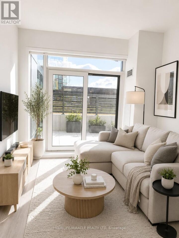 Property Photo:  430 Square One Drive 513  ON L5B 0L6 