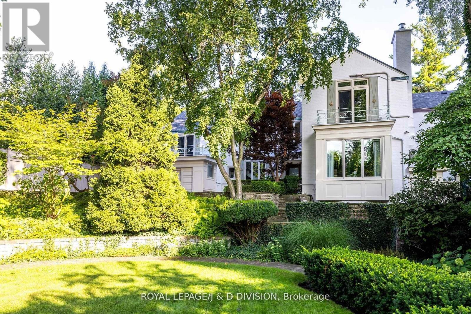 Property Photo:  12 Forest Glen Crescent  ON M4N 2E8 