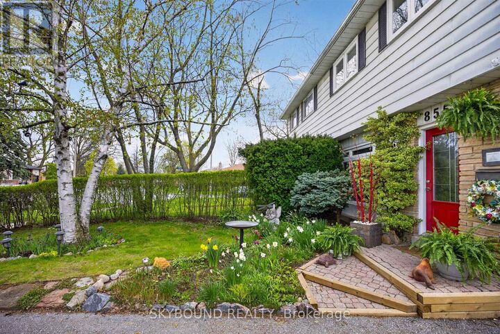 Property Photo:  855 Flagship Drive  ON L4Y 2J5 