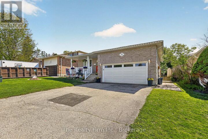 Property Photo:  5 Marshall Court  ON N5C 3Z7 