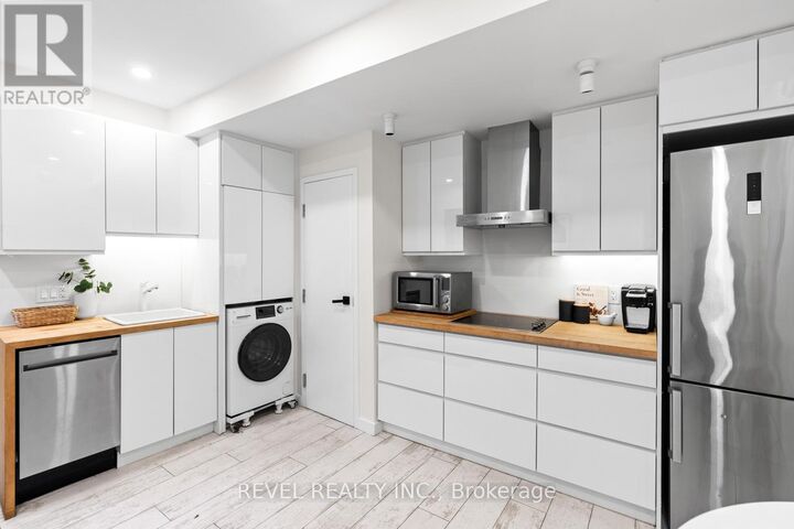 Property Photo:  89 Foxley Street Lower  ON M6J 1P9 