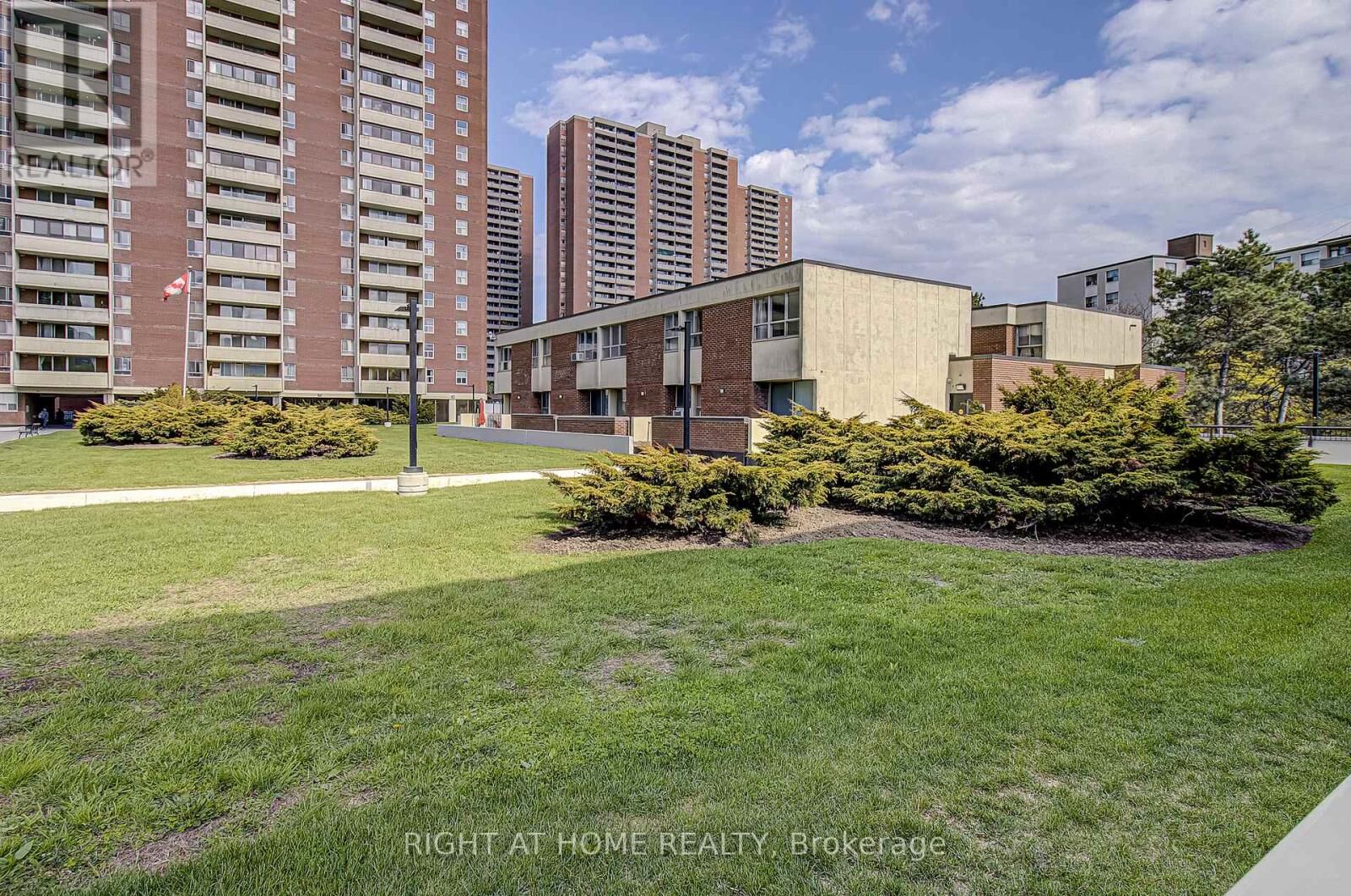 Property Photo:  8 Crescent Town Road 409  ON M4C 5L3 