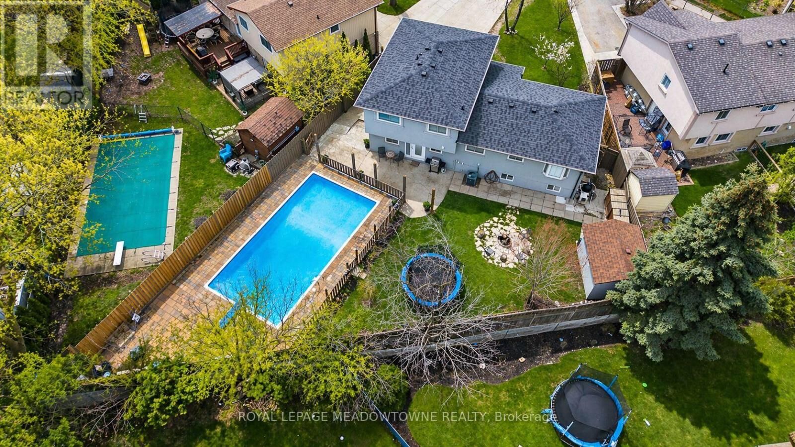 Property Photo:  536 Nelson Court  ON L9T 3A6 