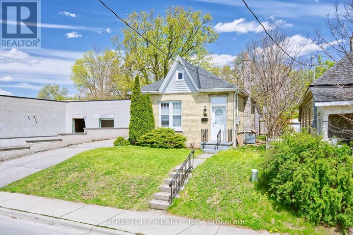 Property Photo:  10 Pegler Street  ON N5Z 2B5 