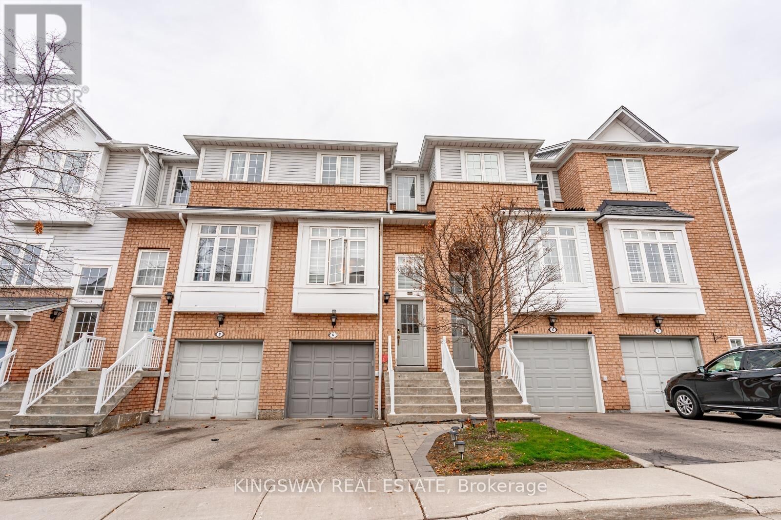 Property Photo:  280 Hillcrest Avenue 6  ON L5B 4L3 