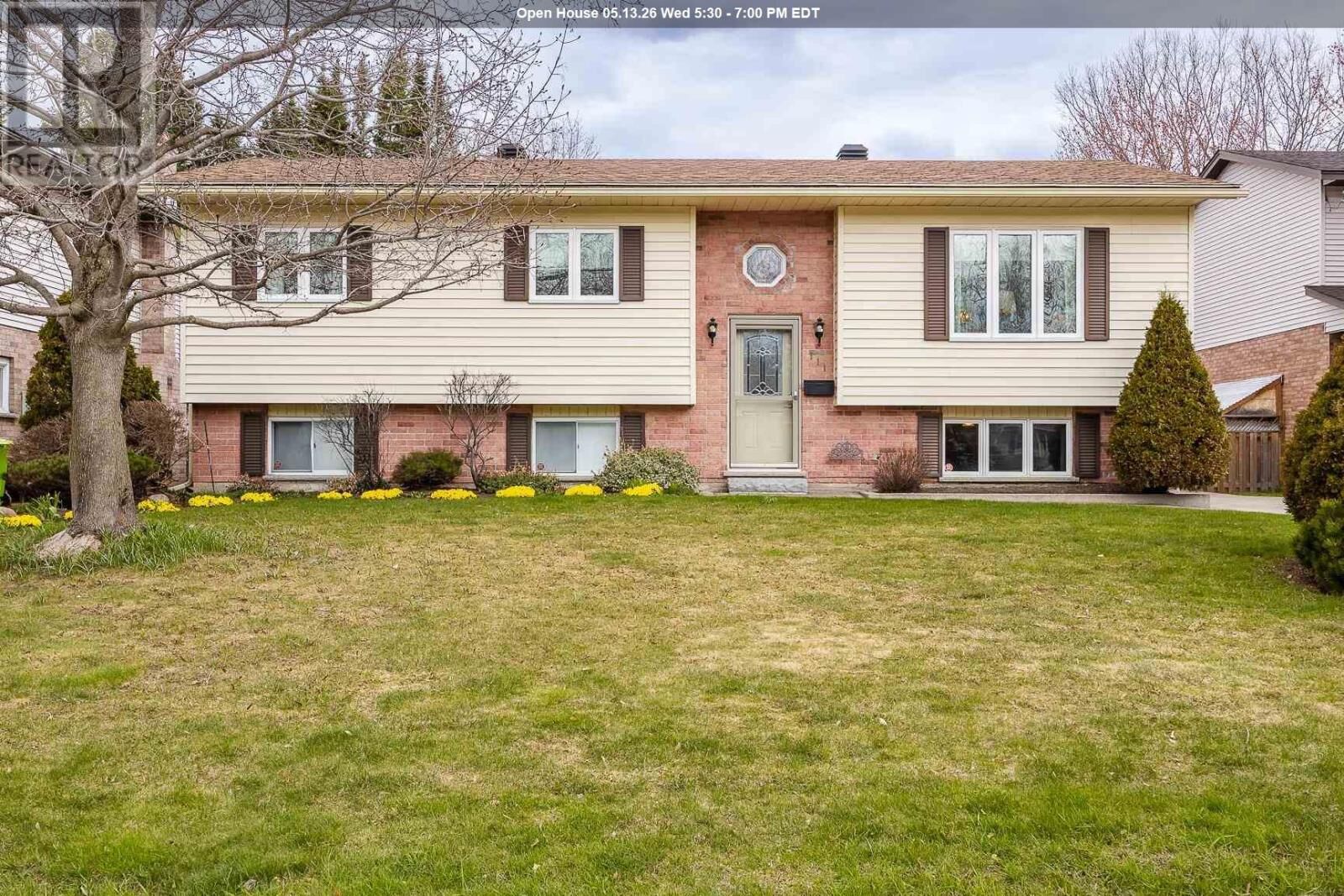 Property Photo:  111 Texas Ave  ON P6A 6R5 