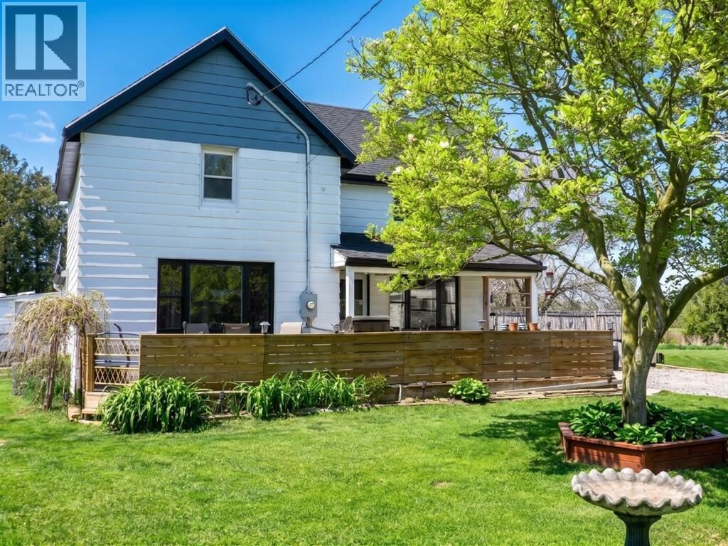Property Photo: 691 Gregory Drive East ON N7M 5J7