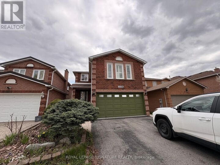 Property Photo:  6037 Duford Drive Main  ON L5V 1A8 