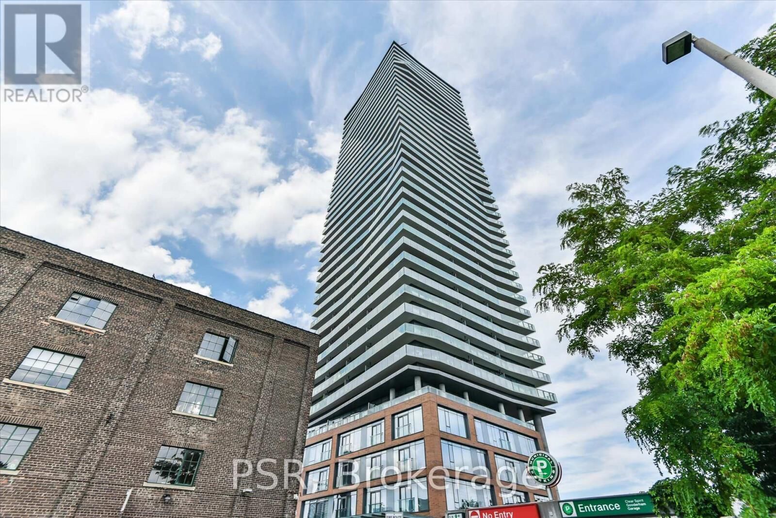Property Photo:  70 Distillery Lane 2705  ON M5A 0E3 