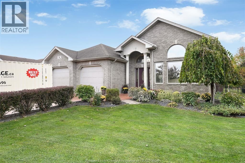 Property Photo:  1 Kingsbridge  ON N9V 4A4 
