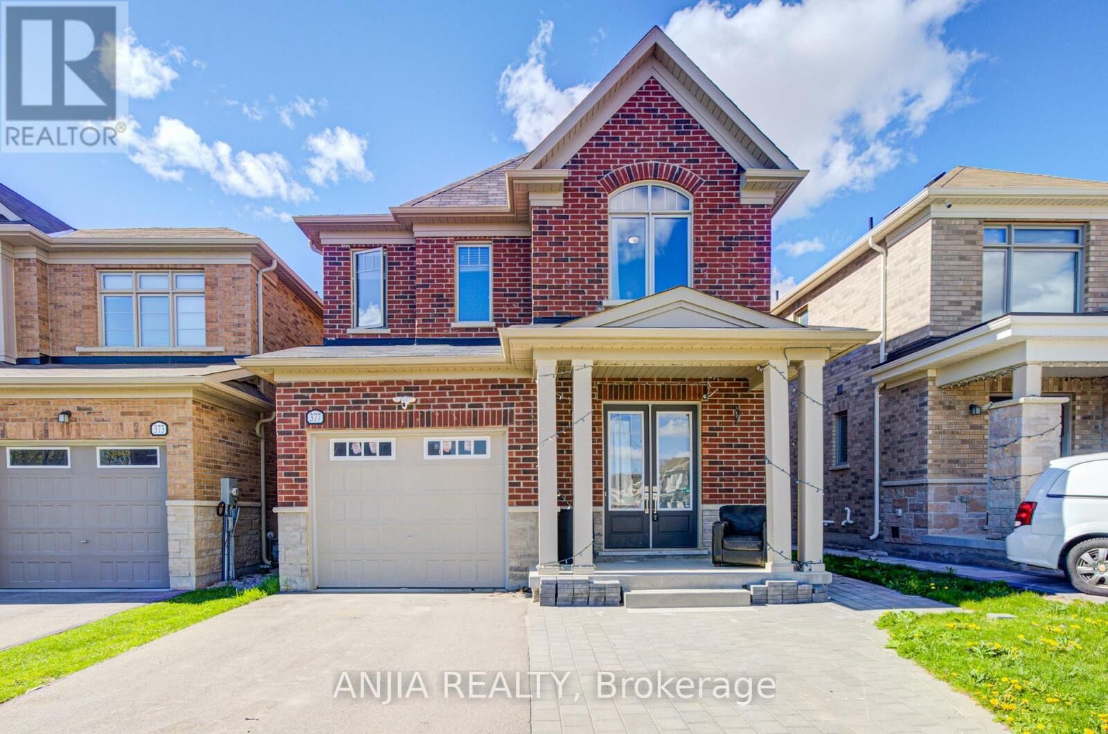 Property Photo:  377 Busato Drive  ON L4A 4V1 