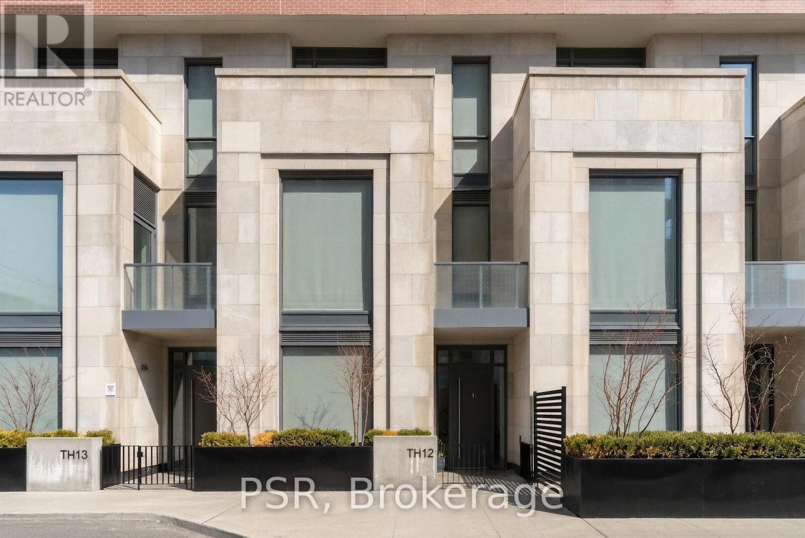 Property Photo:  33 Frederick Todd Way Th12  ON M4G 0C9 