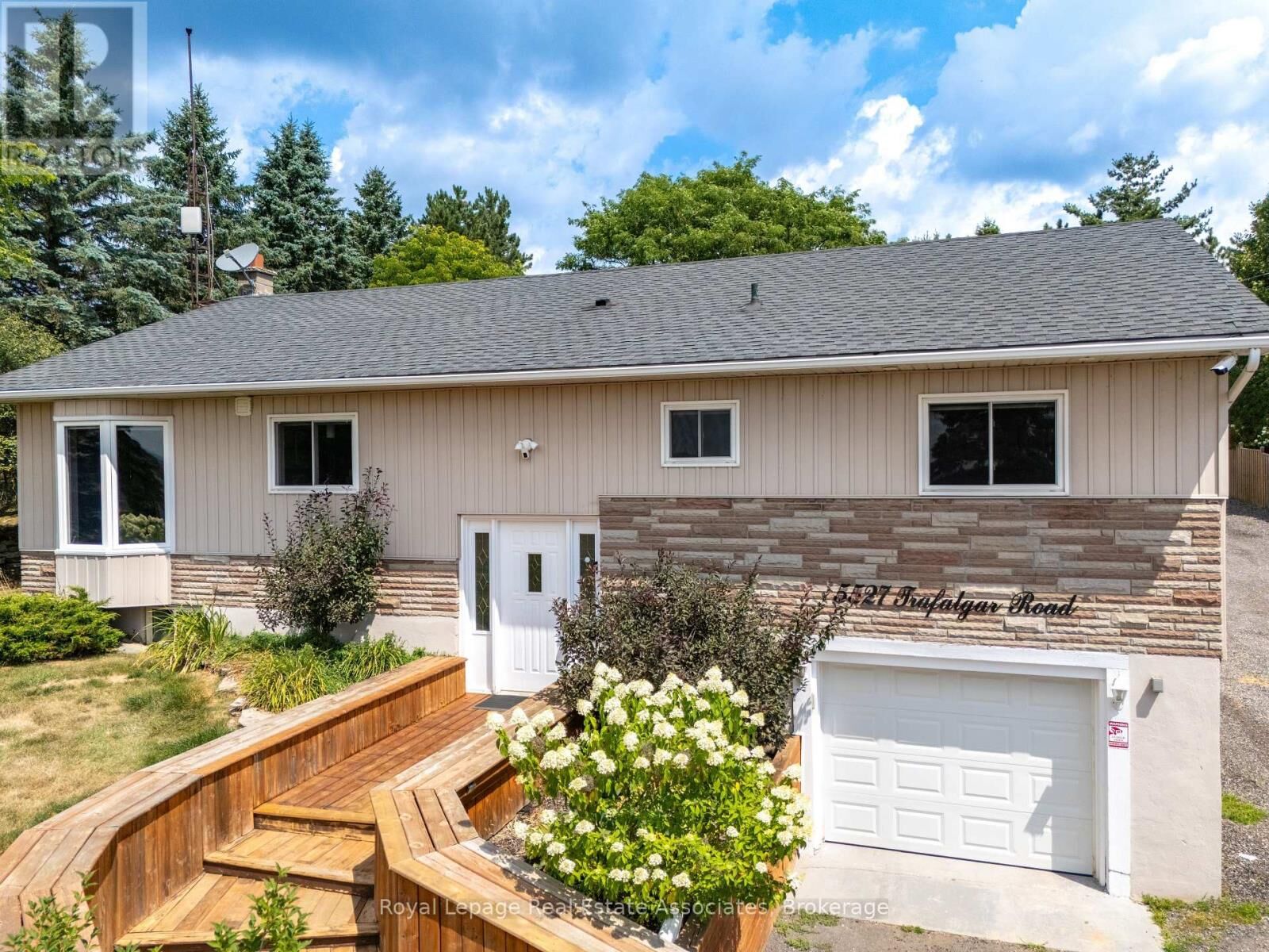 Property Photo:  5527 Trafalgar Road  ON N0B 1T0 