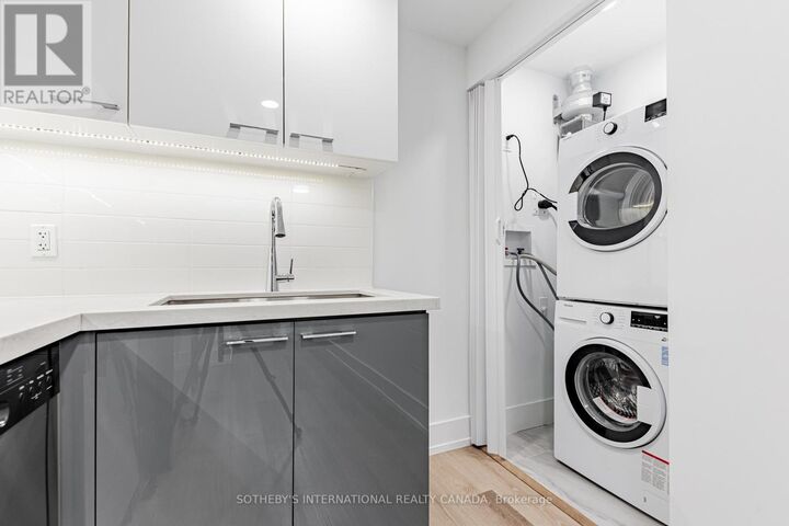 Property Photo:  201 Sherbourne Street N2305  ON M5A 3X1 
