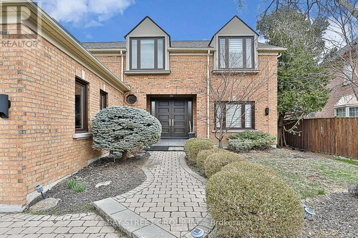 Property Photo:  11 Gatcombe Circle  ON L4C 9P4 