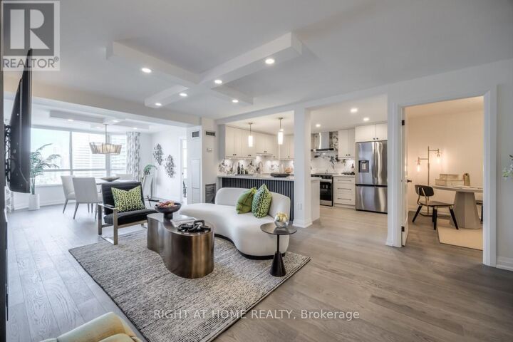Property Photo:  5444 Yonge Street 1810  ON M2N 6J4 