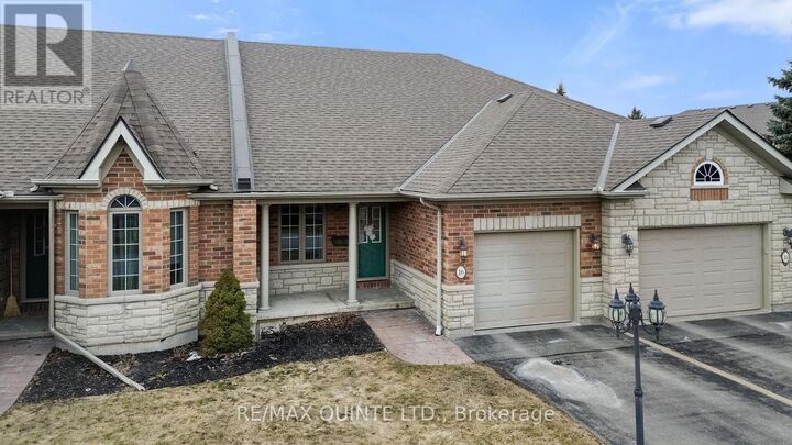 Property Photo:  25 Heartwood Drive 16  ON K8P 5M2 