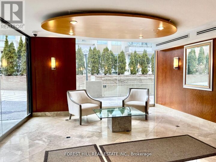Property Photo:  423 Avenue Road 1  ON M4V 2H7 