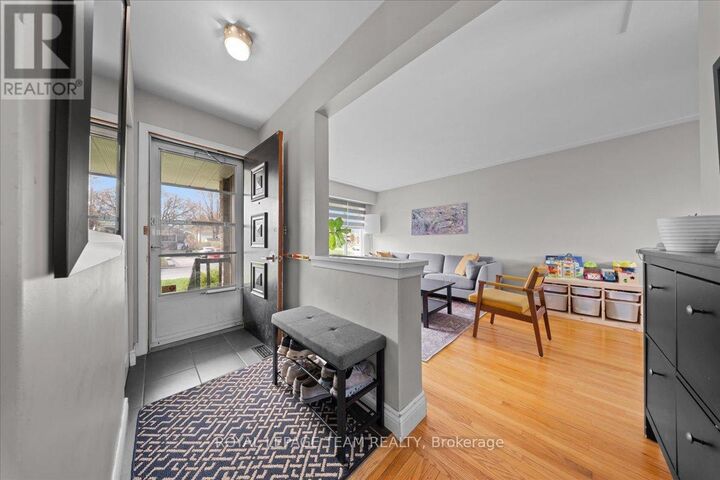 Property Photo:  753 Dickens Avenue  ON K1G 2X9 