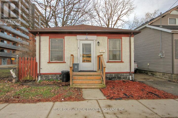 Property Photo:  225 Simcoe Street  ON N6B 1J3 