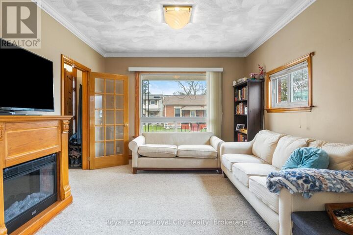 Property Photo:  20 Crimea Street  ON N1H 2Y6 