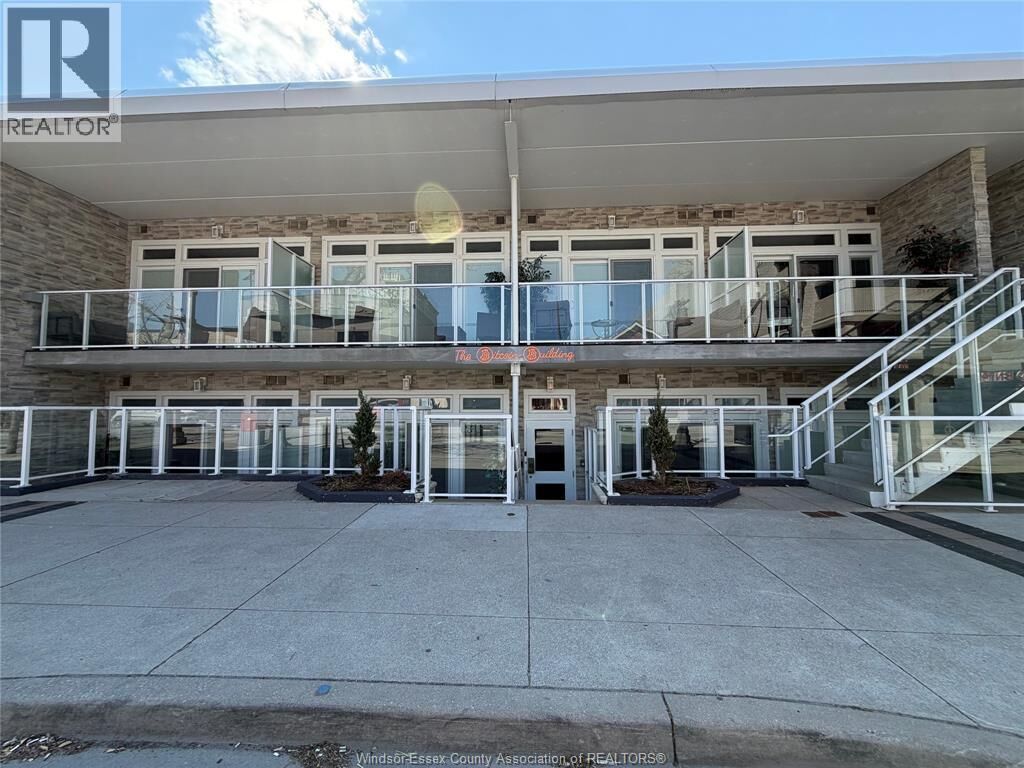 Property Photo:  477 Pelissier Street 3  ON N9A 4L2 