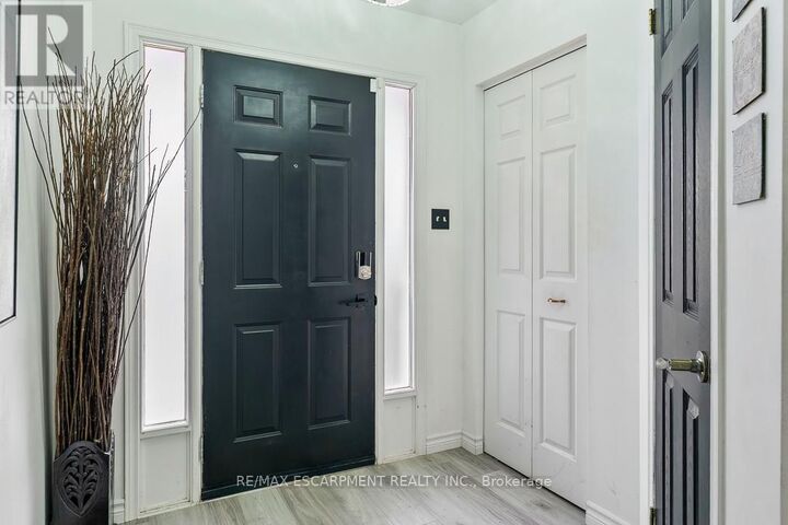 Property Photo:  45 Hawkins Drive  ON N1T 1Z7 